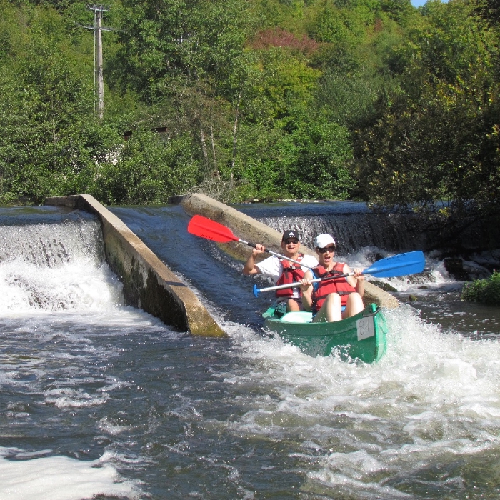 Une rue commercante du centre-ville d'Angouleme