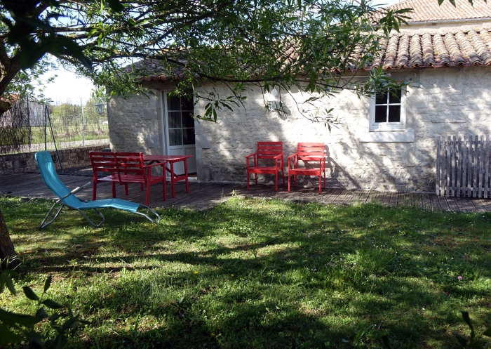Jardin ombragé du gîte Moineau